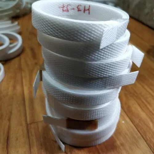 Milky White Virgin Pp Strapping Roll - 6mm To 19mm Width, Strong Pp Material | Moisture & Uv Resistant, Ideal For Commercial Packaging