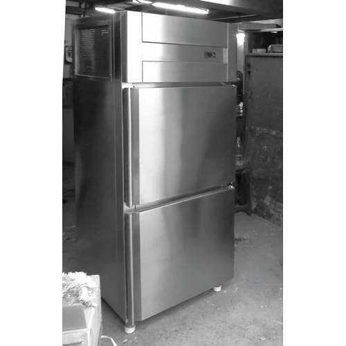 सिल्वर वर्टिकल डीप फ़्रीज़र