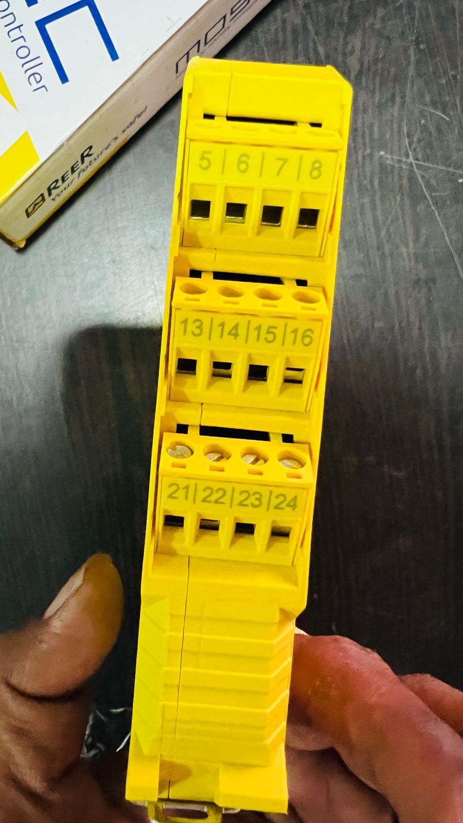 Safety Relay - 24 Vdc, (8) Digital Safety Inputs, (2) Edm/(re)start Inputs, (2) Ossd Safety Outputs, (2) Status Monitoring Outputs, Pluggable Terminals