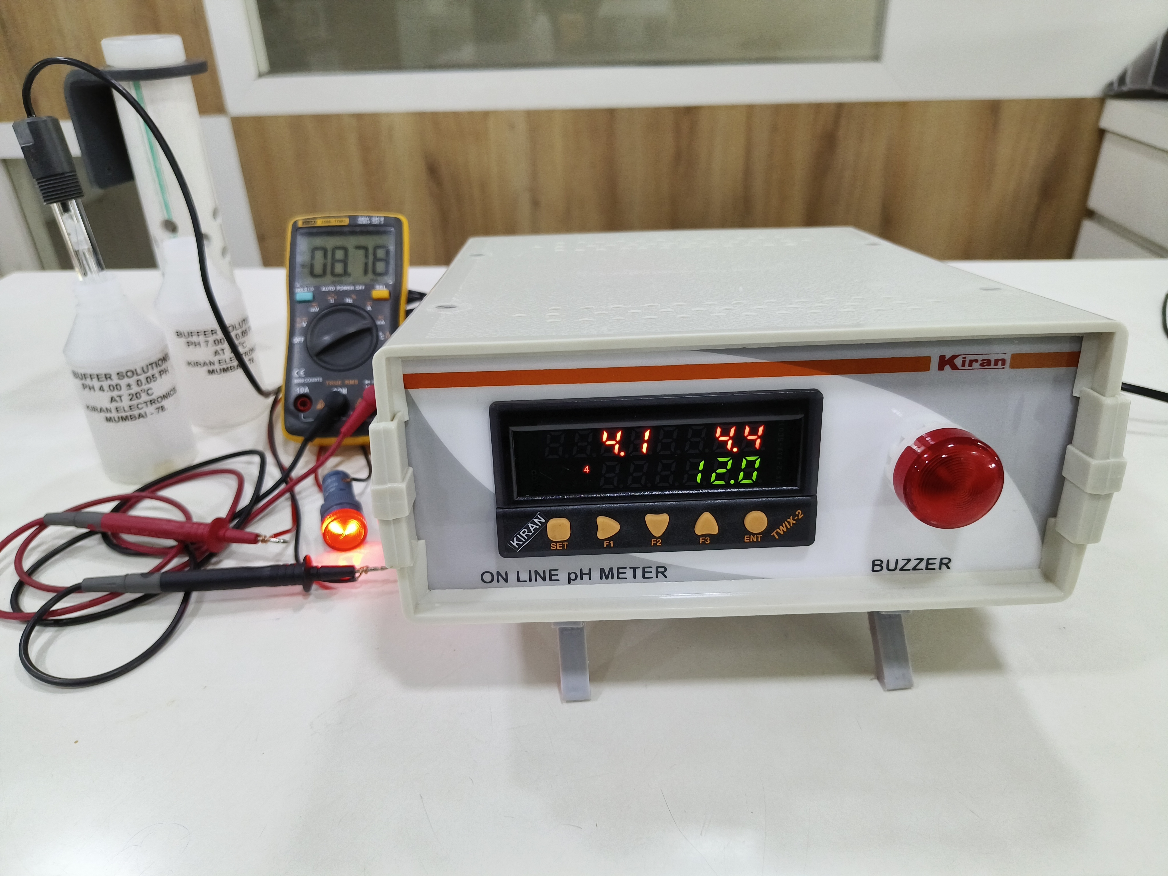 White On Line Ph Meter Plc Based
