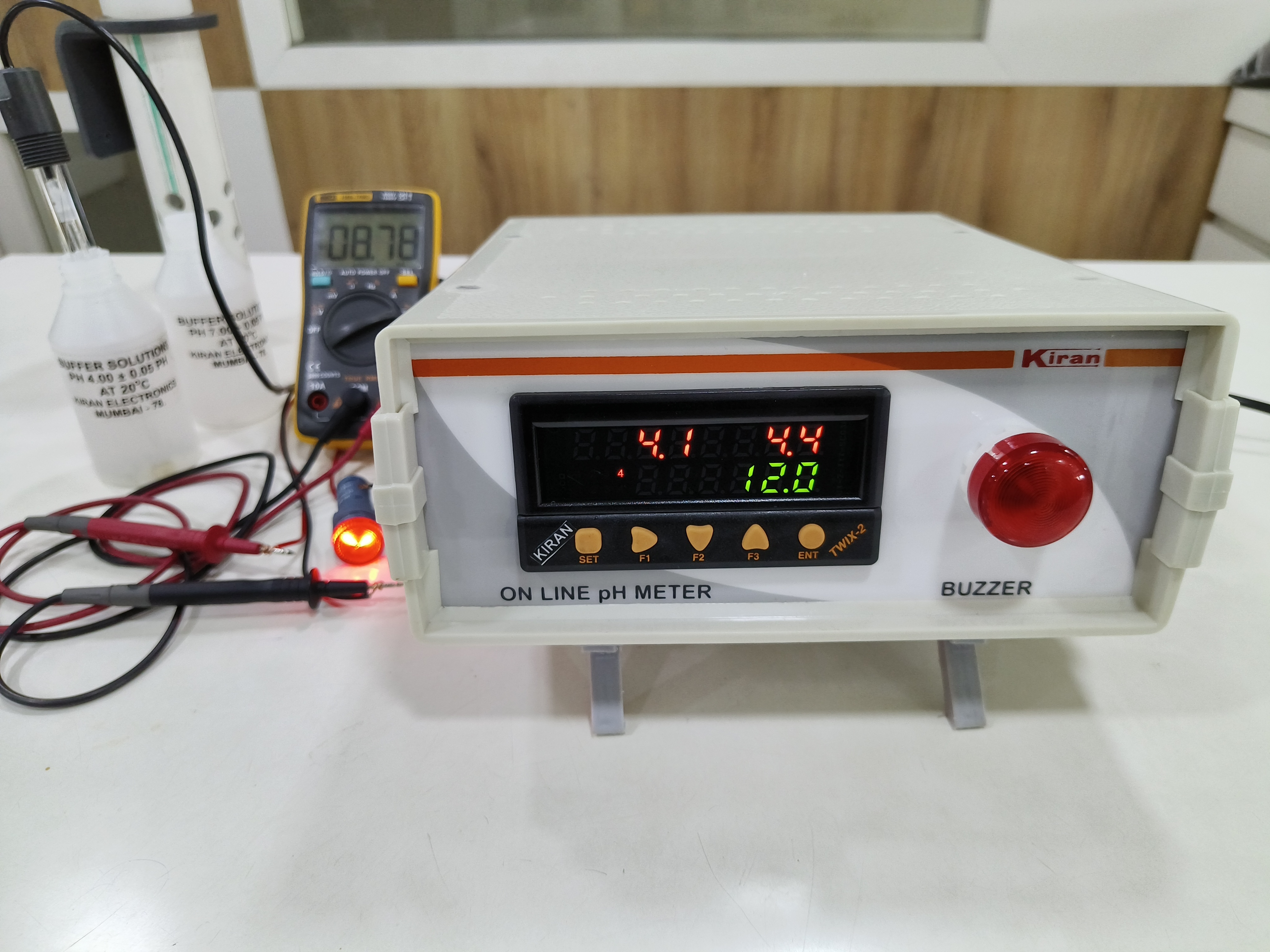 White On Line Ph Meter Plc Based