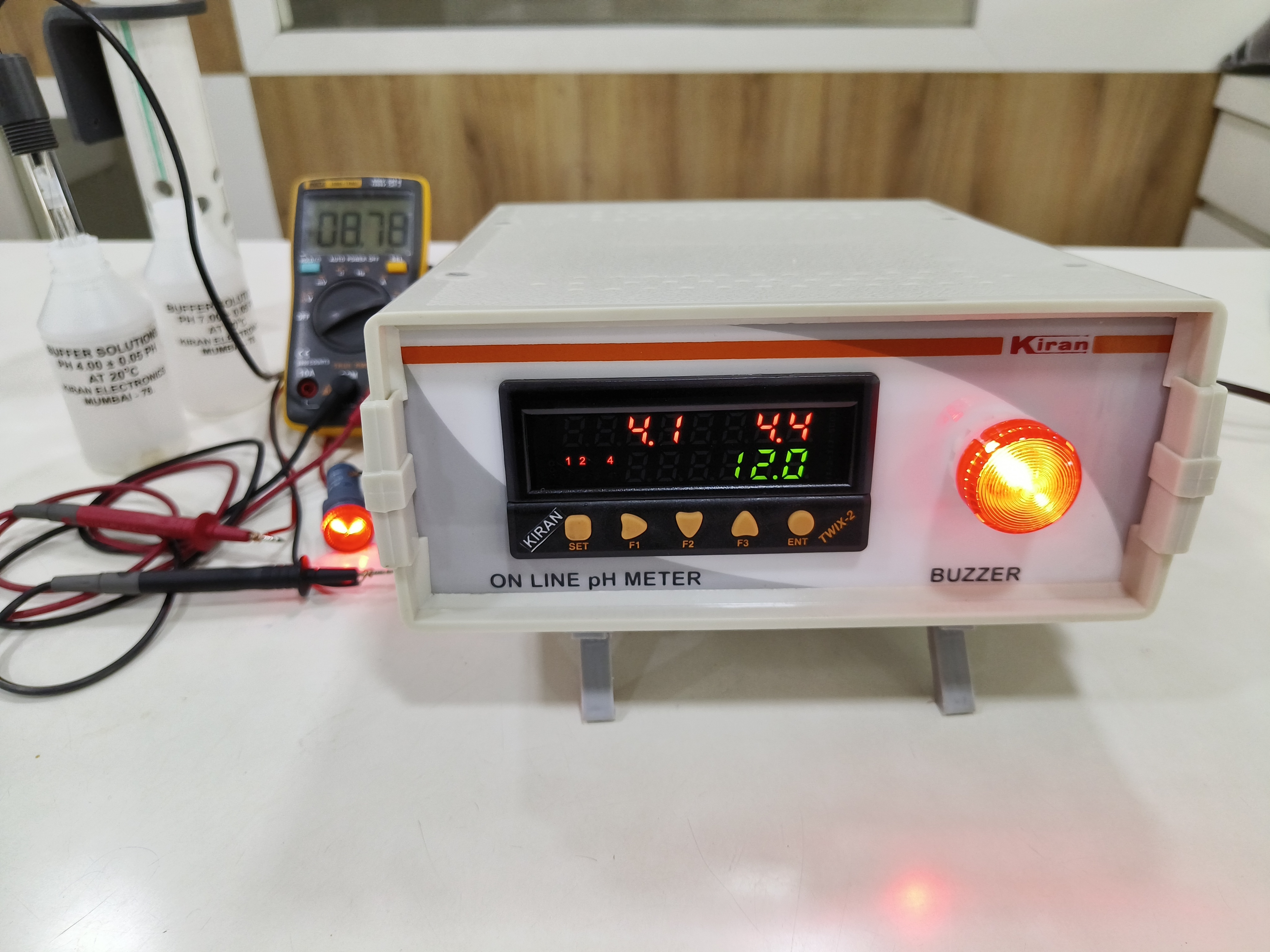 White On Line Ph Meter Plc Based