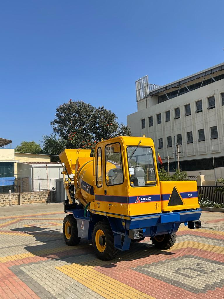 Self Loading Concrete Mixer Machine - Feature: Good Quality