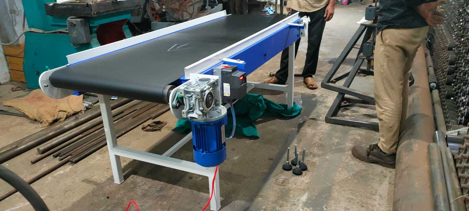 Printing Belt Conveyor - Engineered Plastic, 1500x500 Mm, Blue Color, Load Capacity 15 Kg, Corrosion Resistant, High Load Bearing Strength