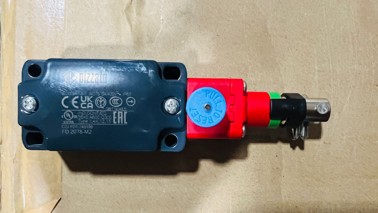 Safety Relay Fd 2084 M2 - Metal/plastic Housing, 1-3 Conduit Entries, Ip67 Protection, En Iso 13850 Compliance, Rope Safety Switch With Reset