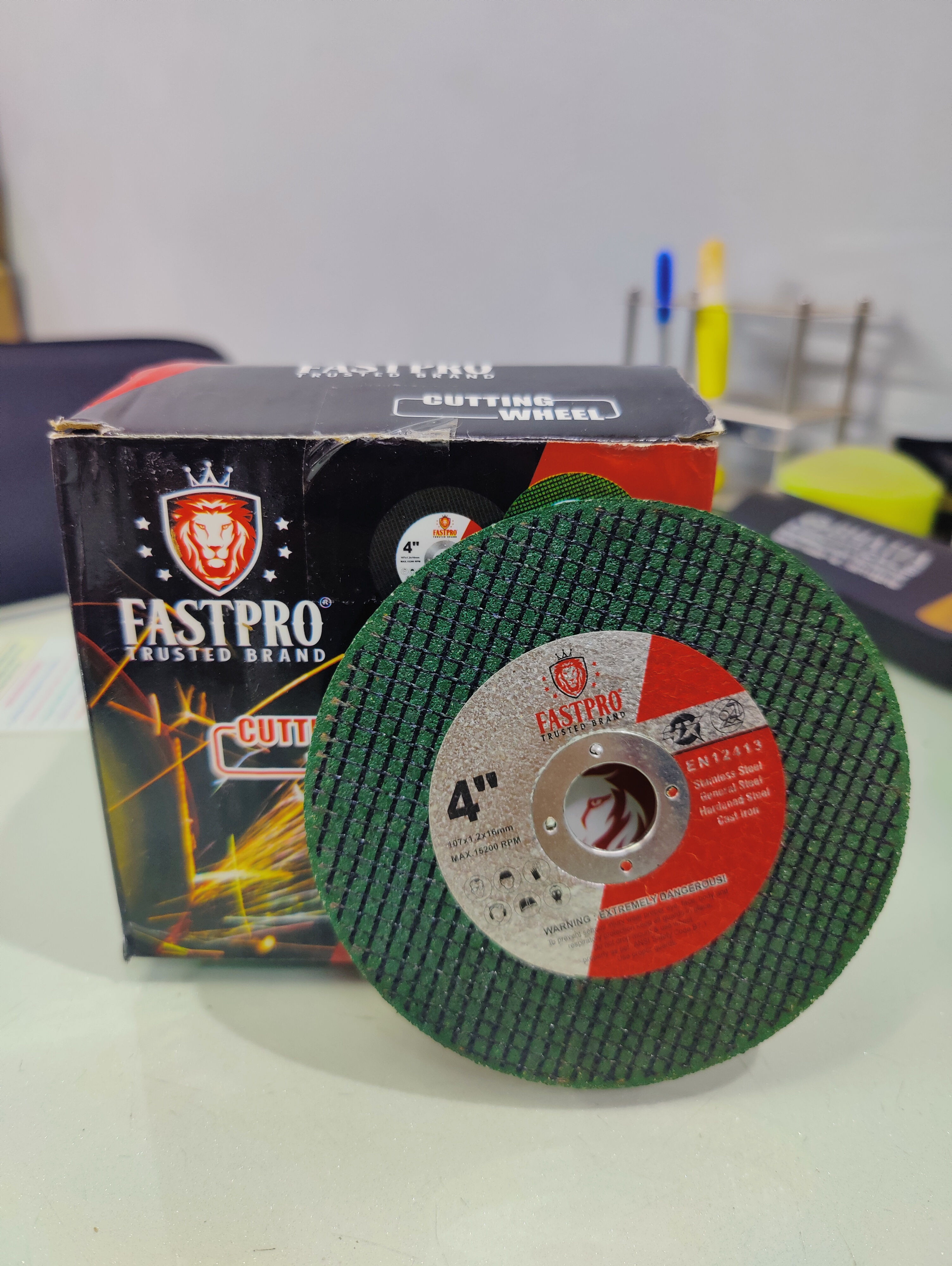 Cut Off Wheel - Stainless Steel, 105mm X 1.2x16 Mm, Green Color, High Hardness, Round Shape, Ideal For Metal Cutting