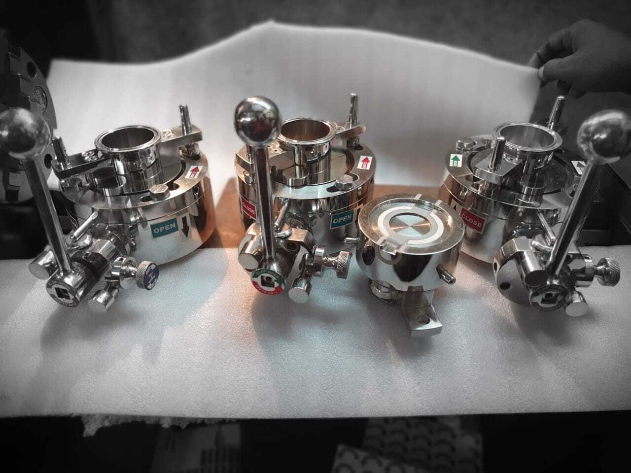 Split Butterfly Valves (S B V) - Color: Silver