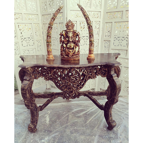 नक्काशीदार टीक गोल मेज