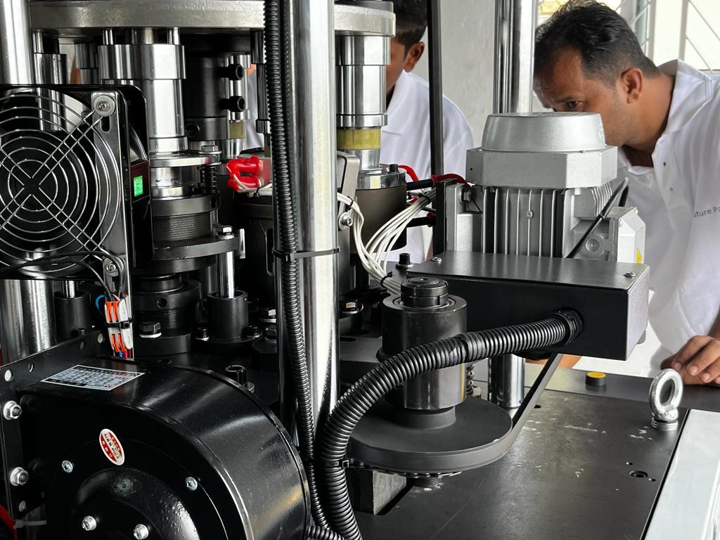Fp - Q131 High Speed Paper Cup Making Machine - Cutting Size: 50ml To 350ml