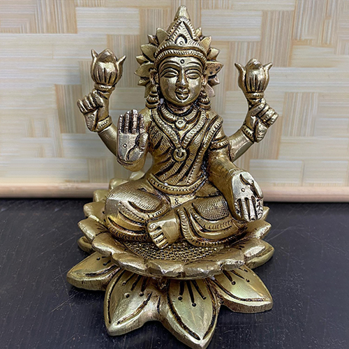 पीतल की लक्ष्मी प्रतिमा