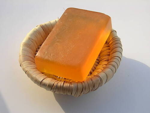 नारंगी पारदर्शी ग्लिसरीन साबुन बेस