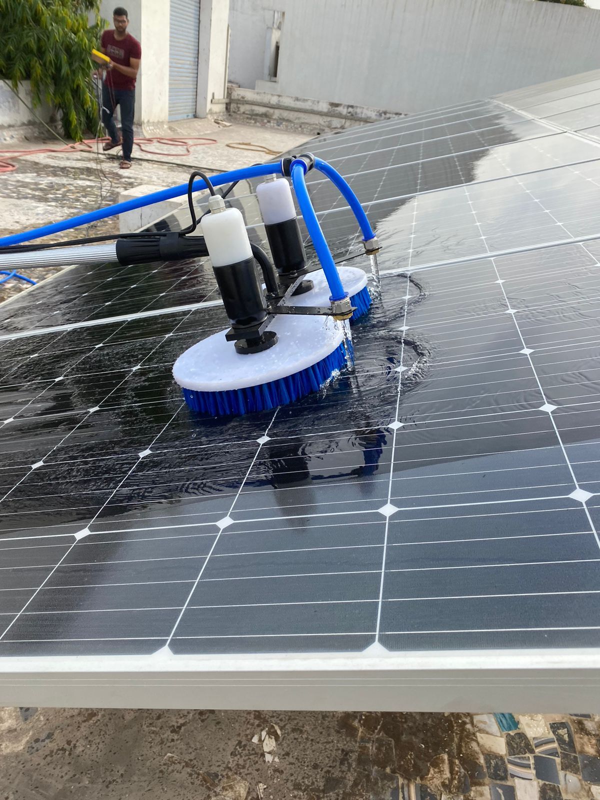Electric Motorized Solar Panel Cleaning Brush - Features: Lightweight