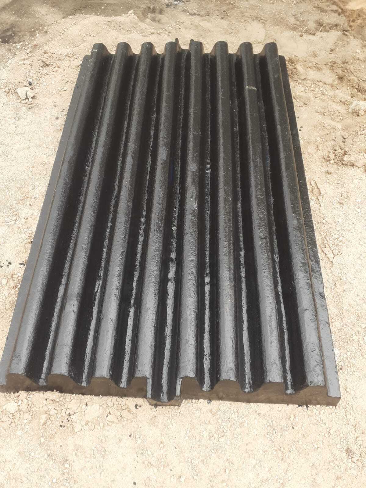 Jaw Crusher Plates - Manganese Steel Grade I, Iii, Vii | 20x20x20 Inch, Grey Black, Induction Melted, Smooth Sand Blasted Finish, Up To 2000 Kg Single Piece