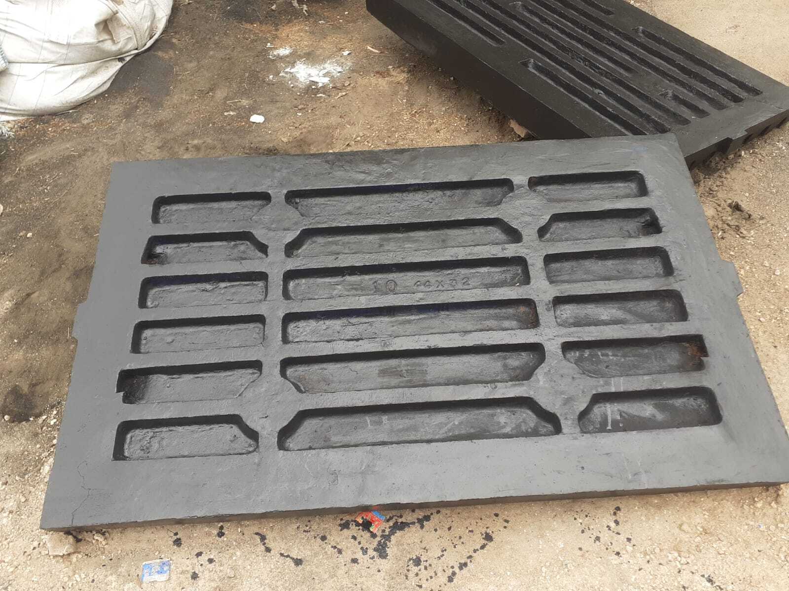 Jaw Crusher Plates - Manganese Steel Grade I, Iii, Vii | 20x20x20 Inch, Grey Black, Induction Melted, Smooth Sand Blasted Finish, Up To 2000 Kg Single Piece