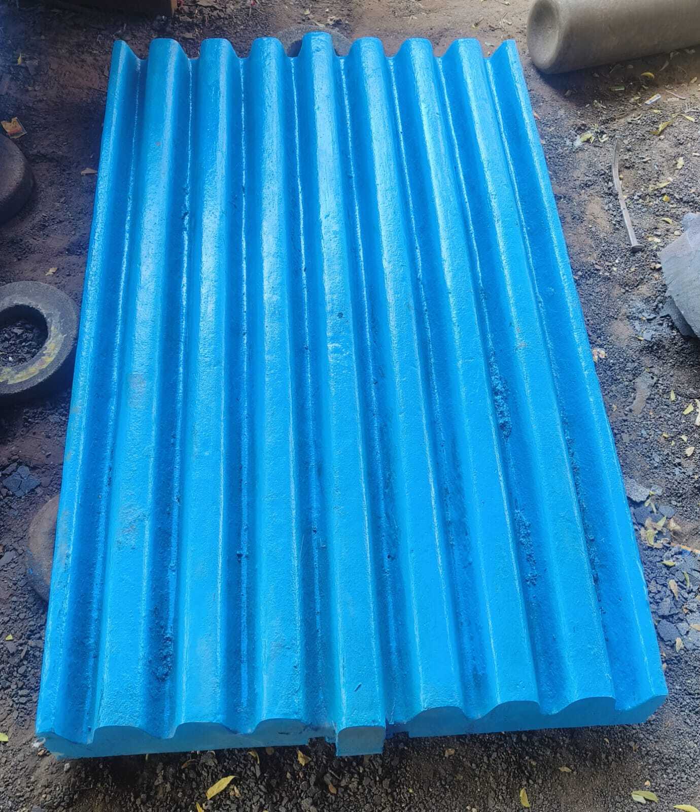 Jaw Crusher Plates - Manganese Steel Grade I, Iii, Vii | 20x20x20 Inch, Grey Black, Induction Melted, Smooth Sand Blasted Finish, Up To 2000 Kg Single Piece