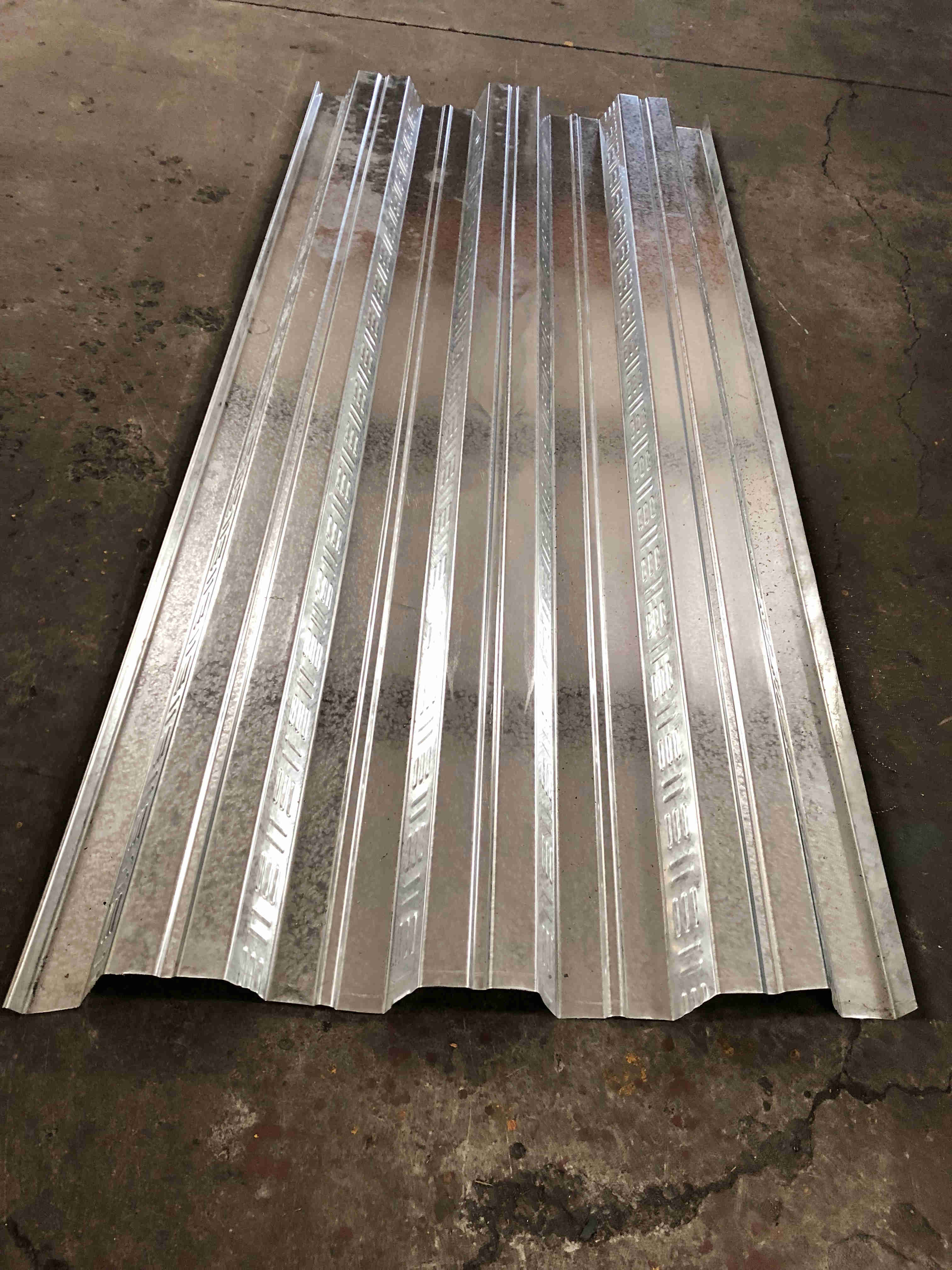 Metal Decking Sheet Roll Forming Machine - 0.8-1.2mm Thickness, Automatic Hydraulic Cutting System, 415 Volt, 20-25 M/min Speed, Ce Certified