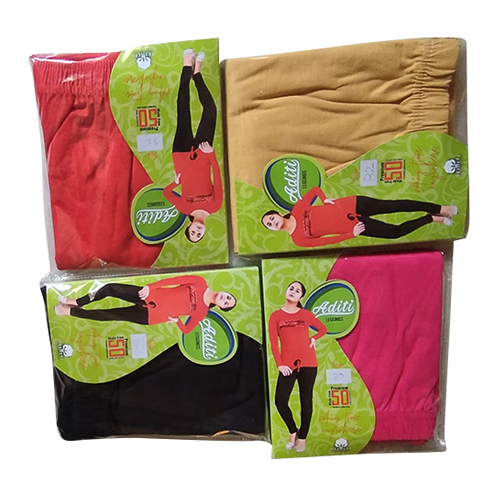 विभिन्न उपलब्ध बच्चों के रंगीन लेगिंग्स