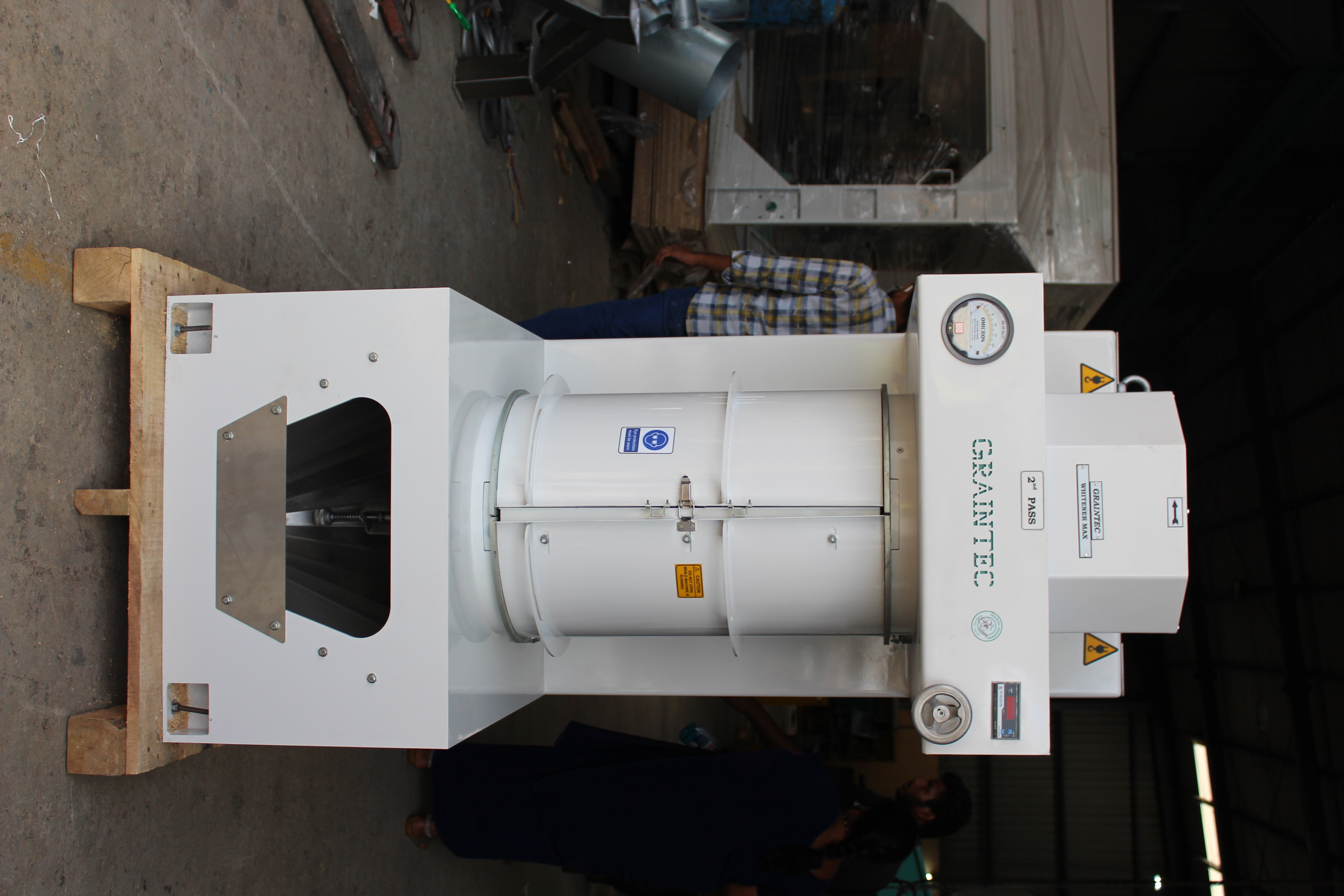 Semi-automatic Rice Whitening Machine