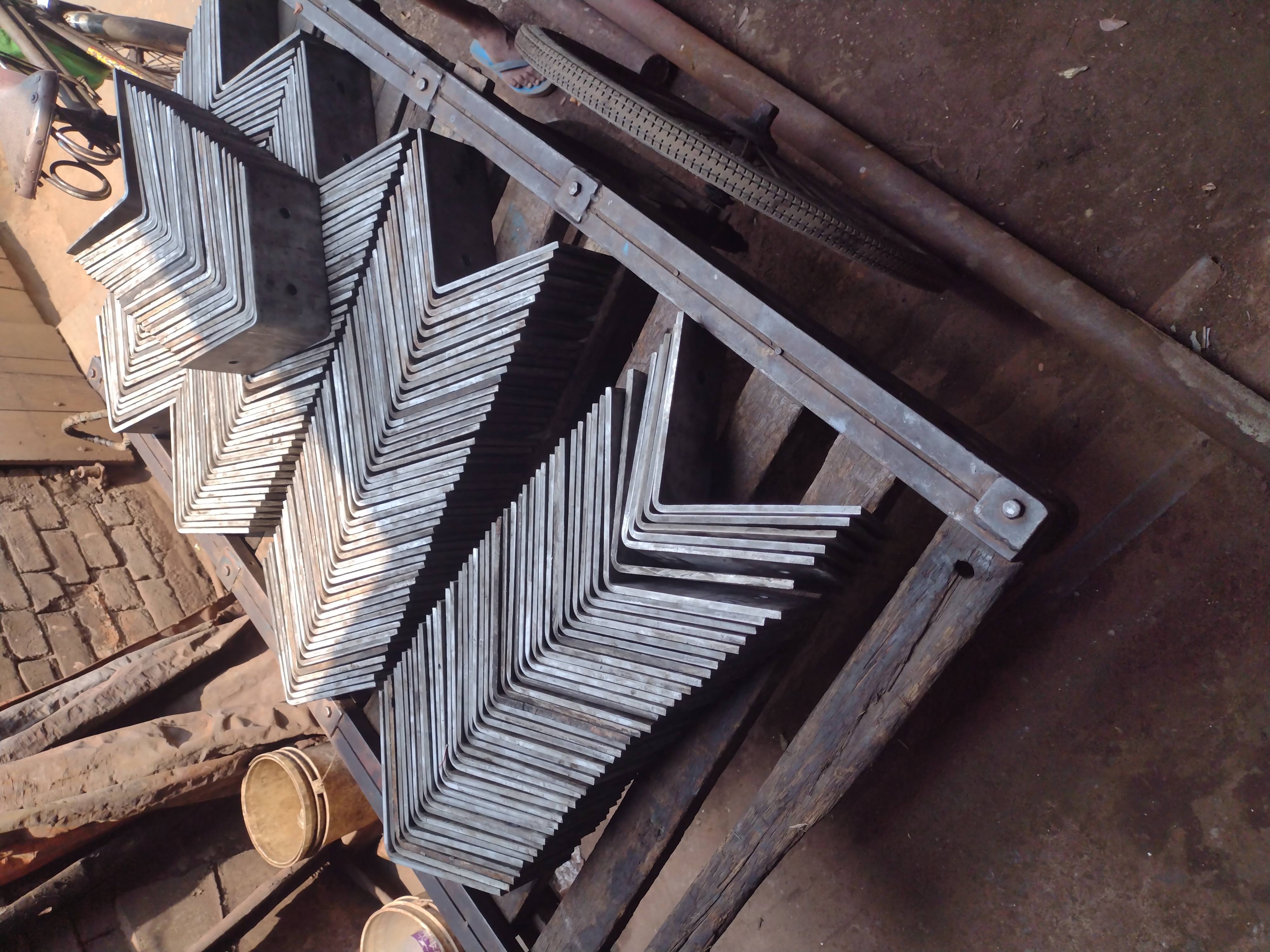 Stone Caddle Clamp - Application: Holding