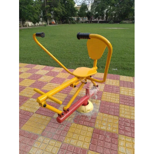 आउटडोर जिम रोइंग मशीन आवेदन: ताकत हासिल करें