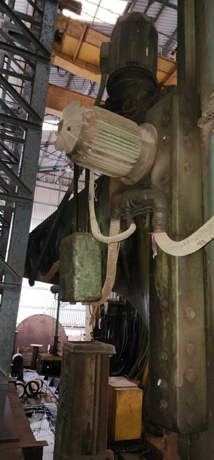Radial Drilling Machine - Hec 3 Mtr Arm Length, 100mm Spindle Diameter