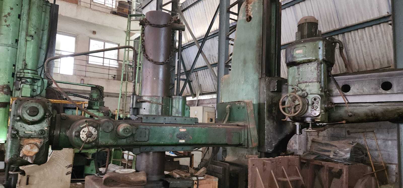 Radial Drilling Machine - Hec 3 Mtr Arm Length, 100mm Spindle Diameter