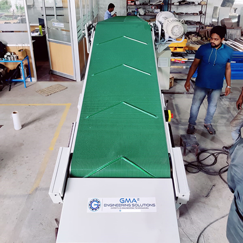 Truck Loading Conveyor - High-grade Metal, Diverse Sizes Available | 220-440 Volt Power, Enhanced Safety Features