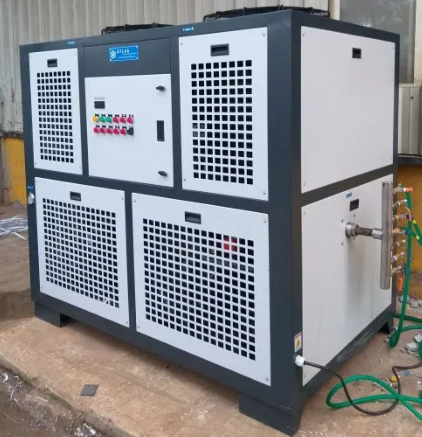 Air Chiller - Metal, Gray | New Condition, 220-240 Voltage, Ideal For Pharmaceutical, Lab, And Industrial Applications