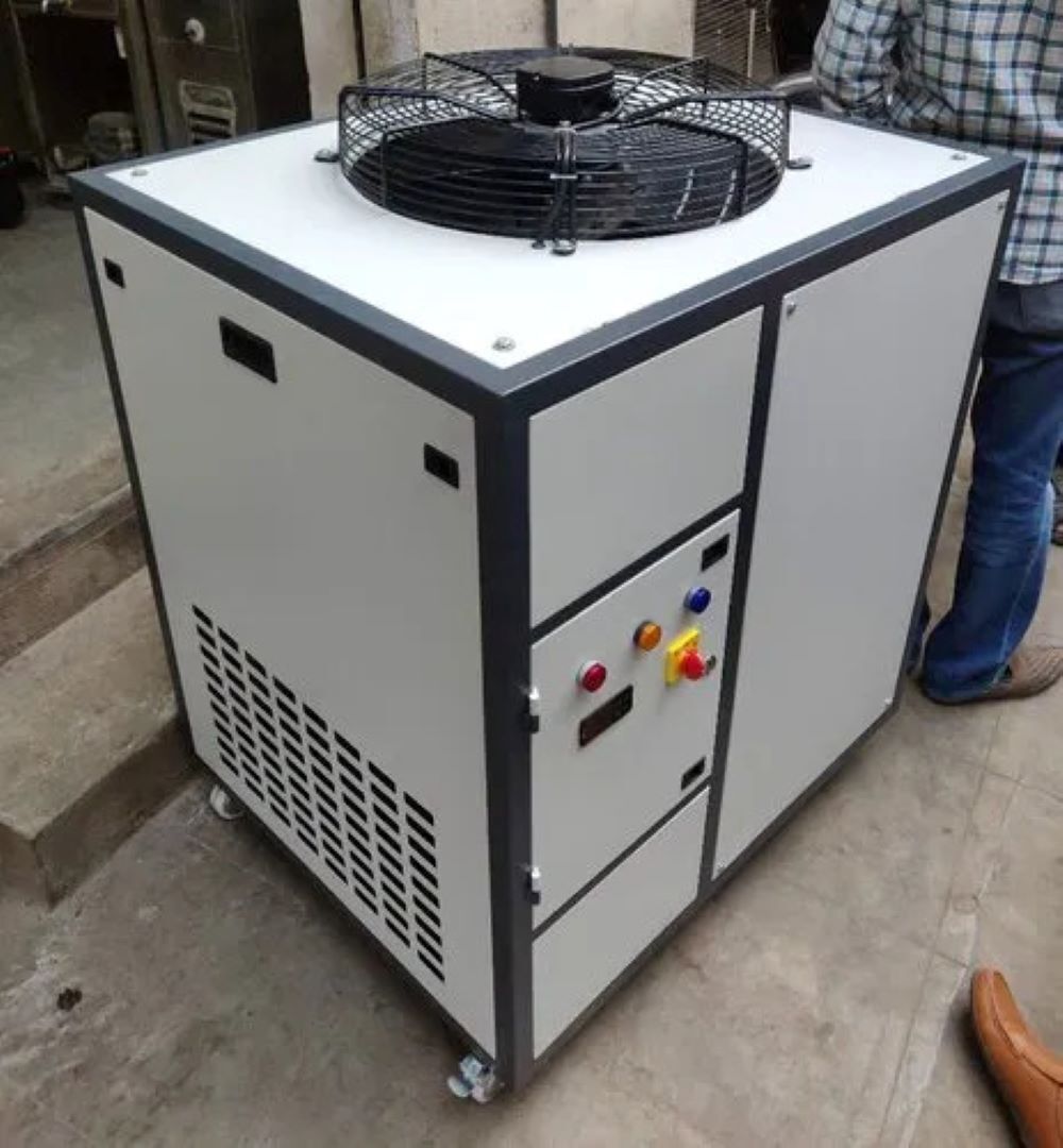 Air Chiller - Metal, Gray | New Condition, 220-240 Voltage, Ideal For Pharmaceutical, Lab, And Industrial Applications