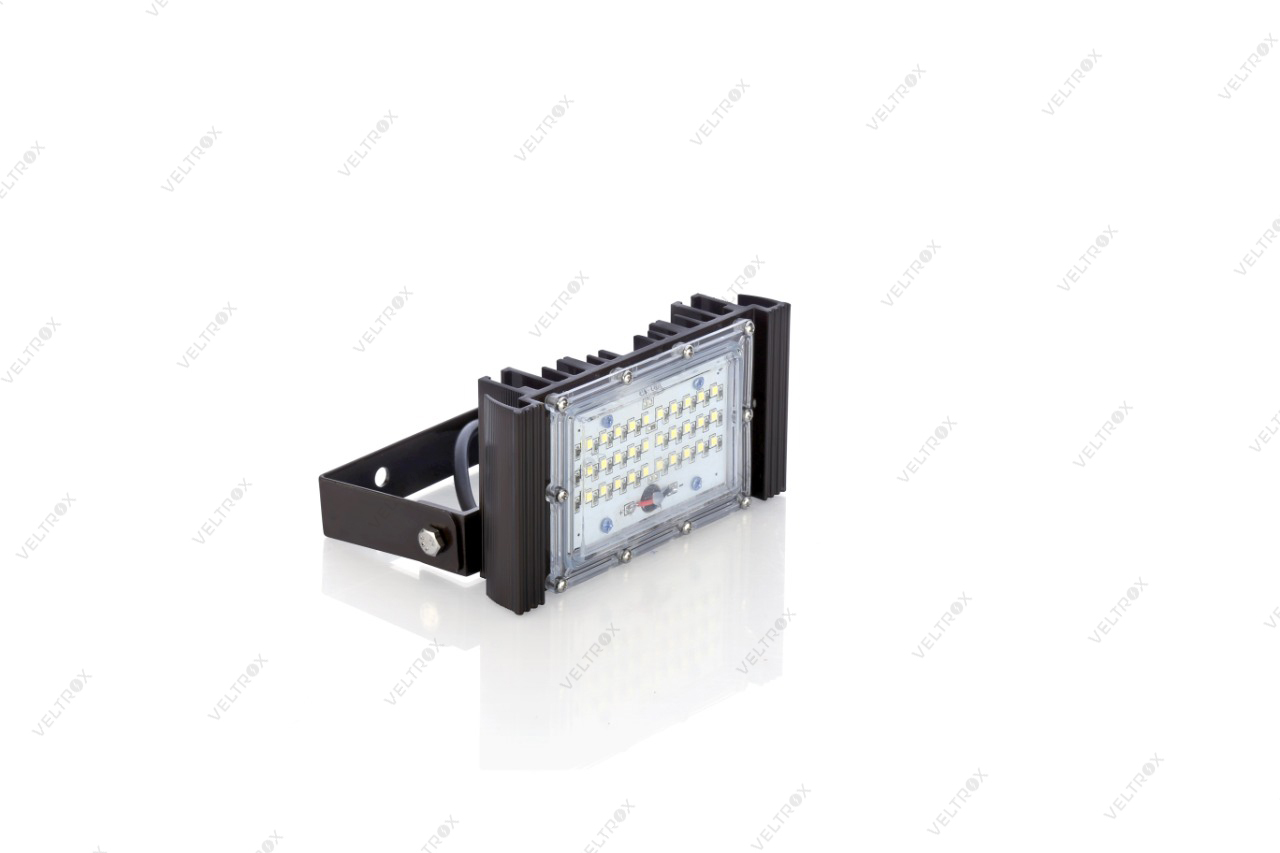 Led Heavy Extrusion Flood Light - Application: Farm House