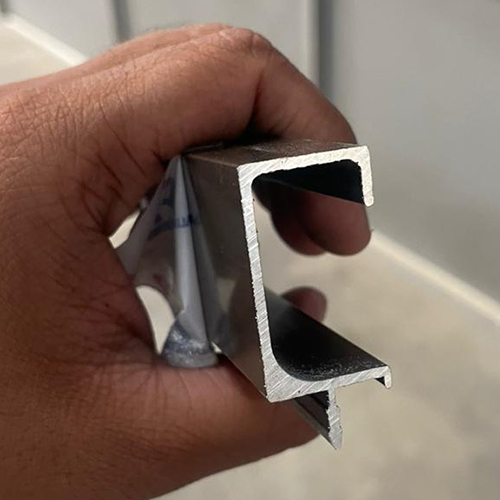Aluminium G-Profile Angle - Commercial-Grade Alloy, Polished Finish, Hardness for Industrial Applications | Warranty Included