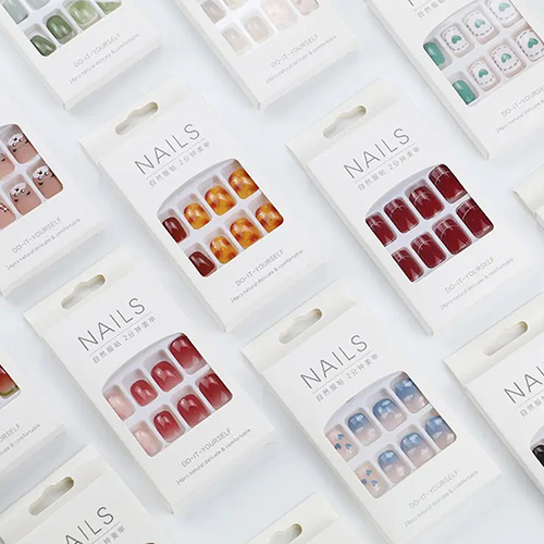 रंगीन ऐक्रेलिक नाखून रंग कोड: अलग-अलग उपलब्ध