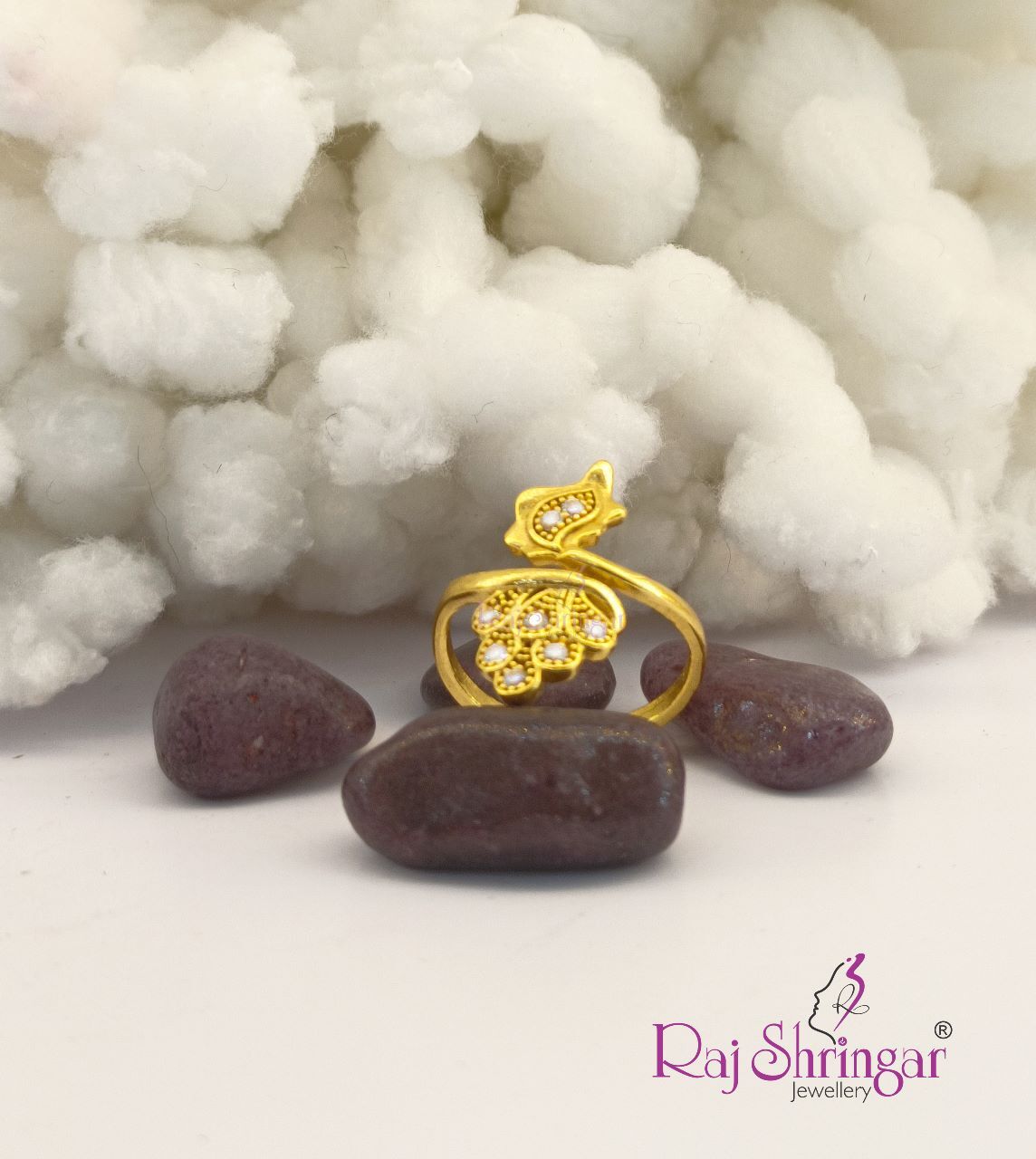 Fancy Ring - Gender: Women