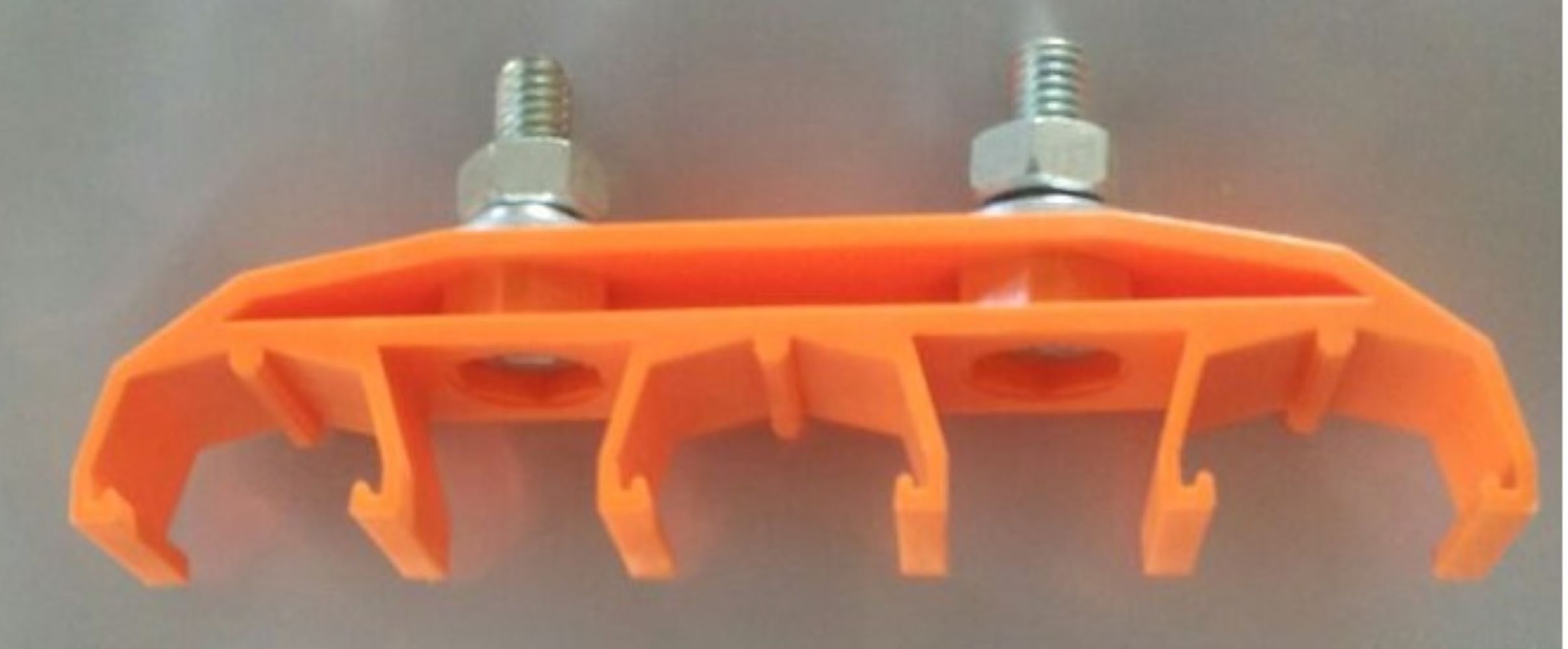 Hanger Clamp 4 Pole - Electric Powered, Durable Pvc Insulated Design | Easy Installation, Negligible Maintenance, Versatile Use In Crane Equipment