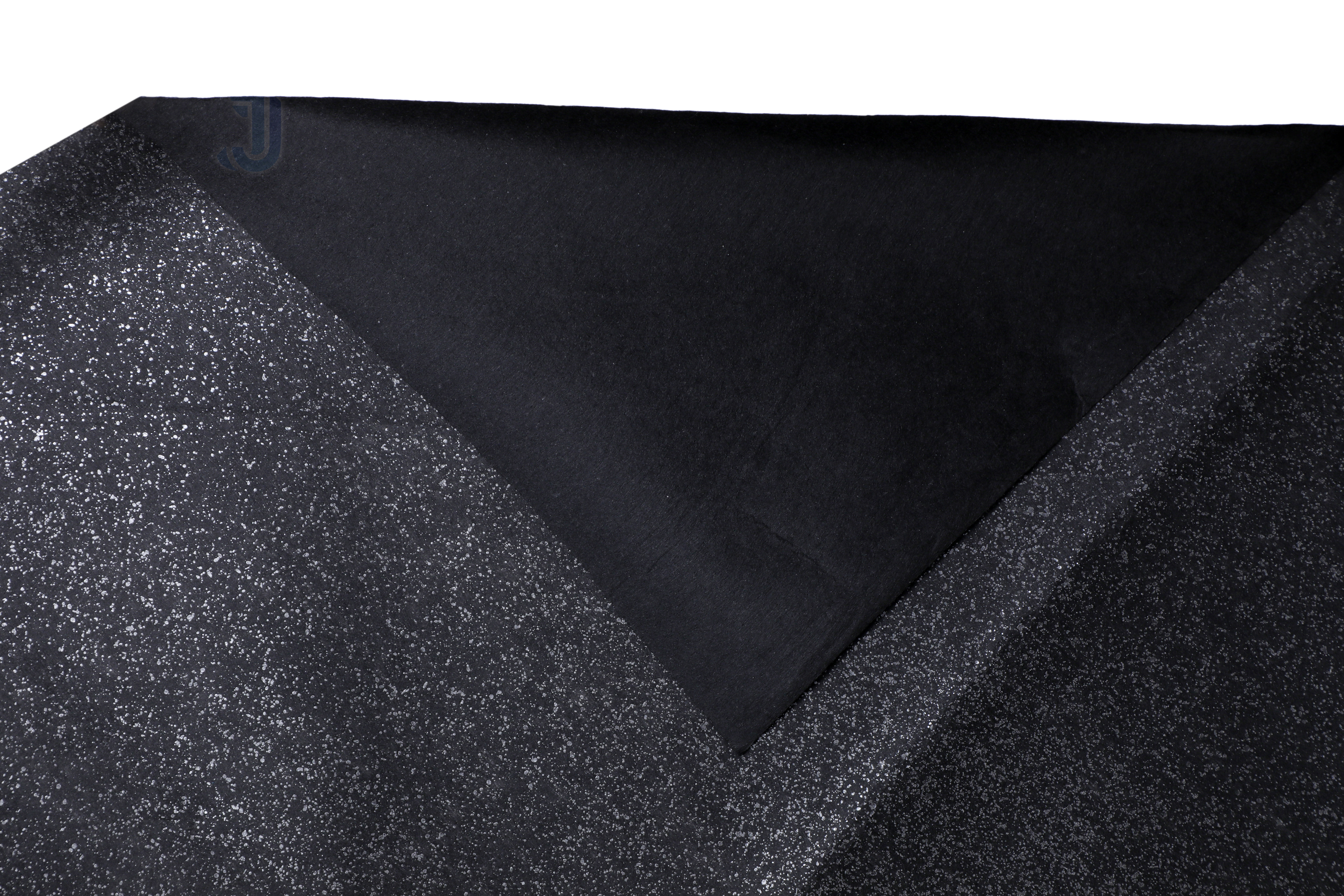 Non Woven Heavy Fusible Chemical Bonded Interlining Polyester Fabric - Color: White And Black