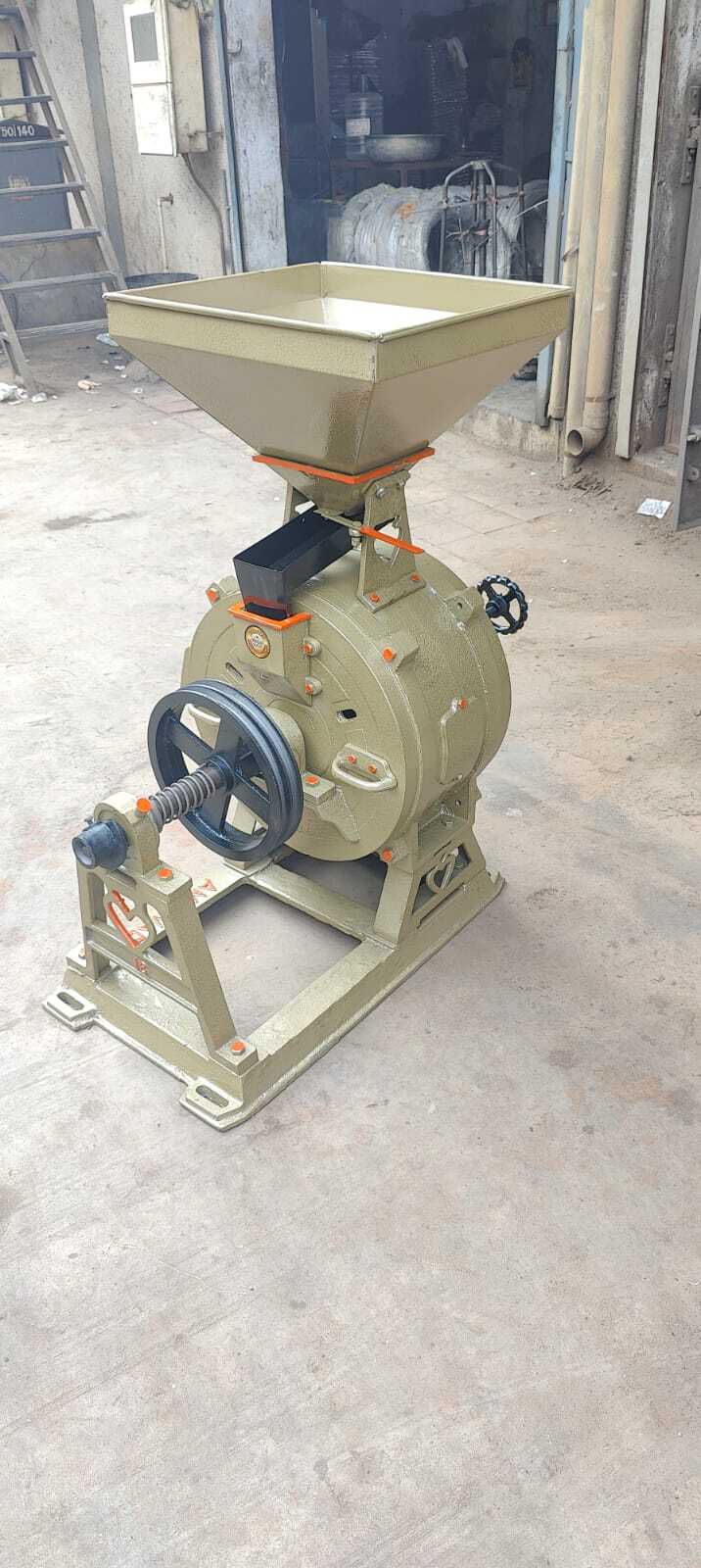 16*4.5 Inch Dsp Commercial Flourmill Machine - Capacity: 100-120 Kg/hr