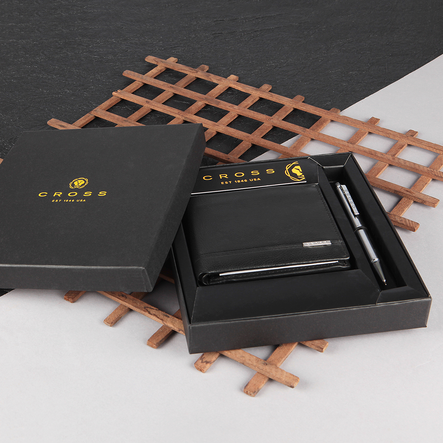 Cross Bi-fold Coin Wallet And Agenda Pen - Color: Black