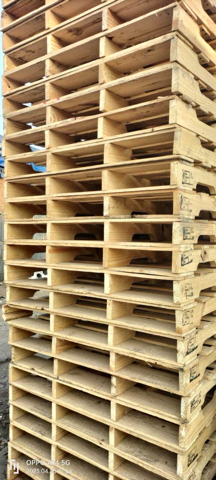 Wooden Crate Type Box - Durable Hardwood And Softwood Composition, Silver Color, Industrial Usage, Open Frame Design, Versatile For Storage And Transport