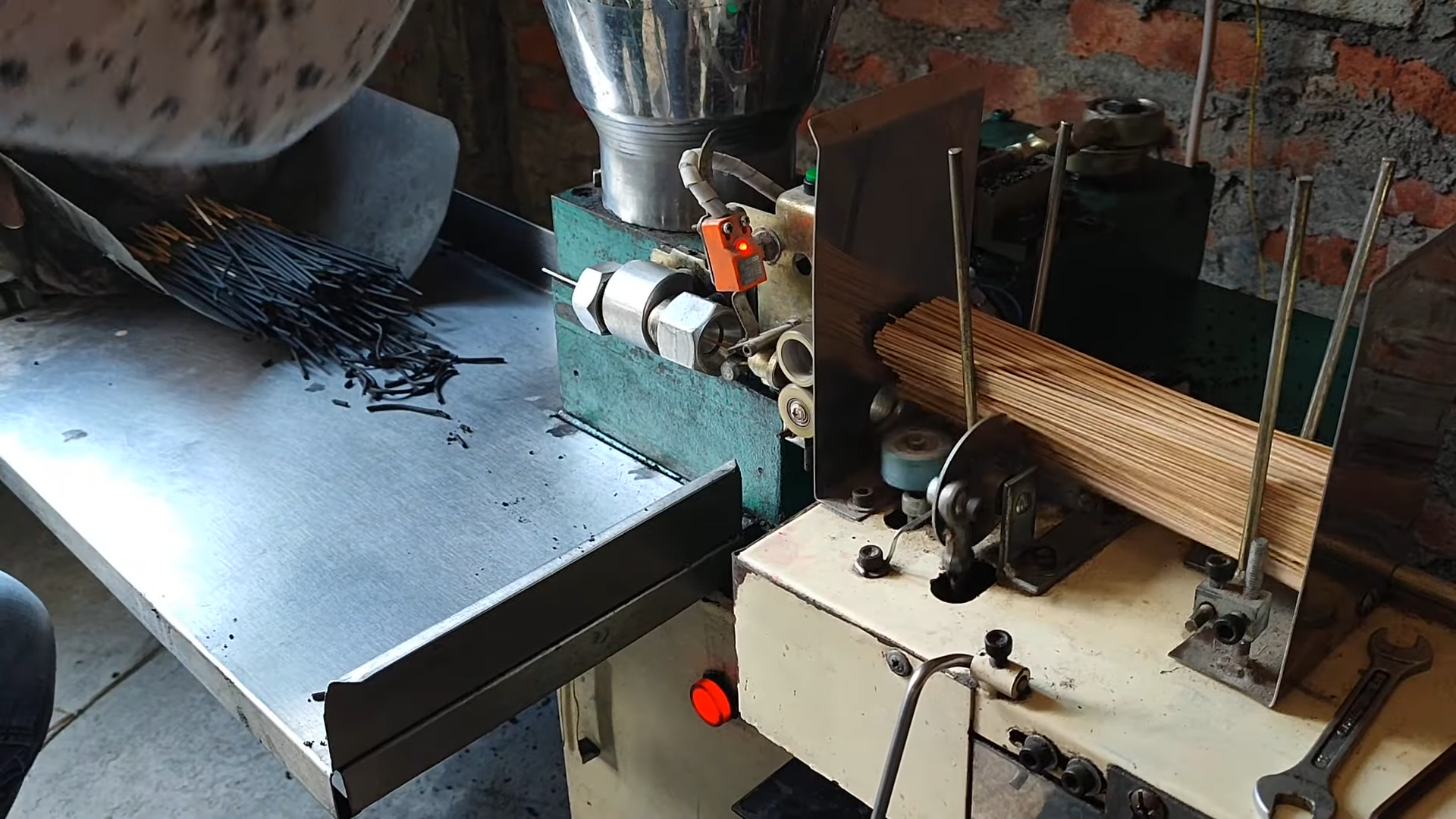 Lowest Price Hi-tech Agarbatti Making Machine