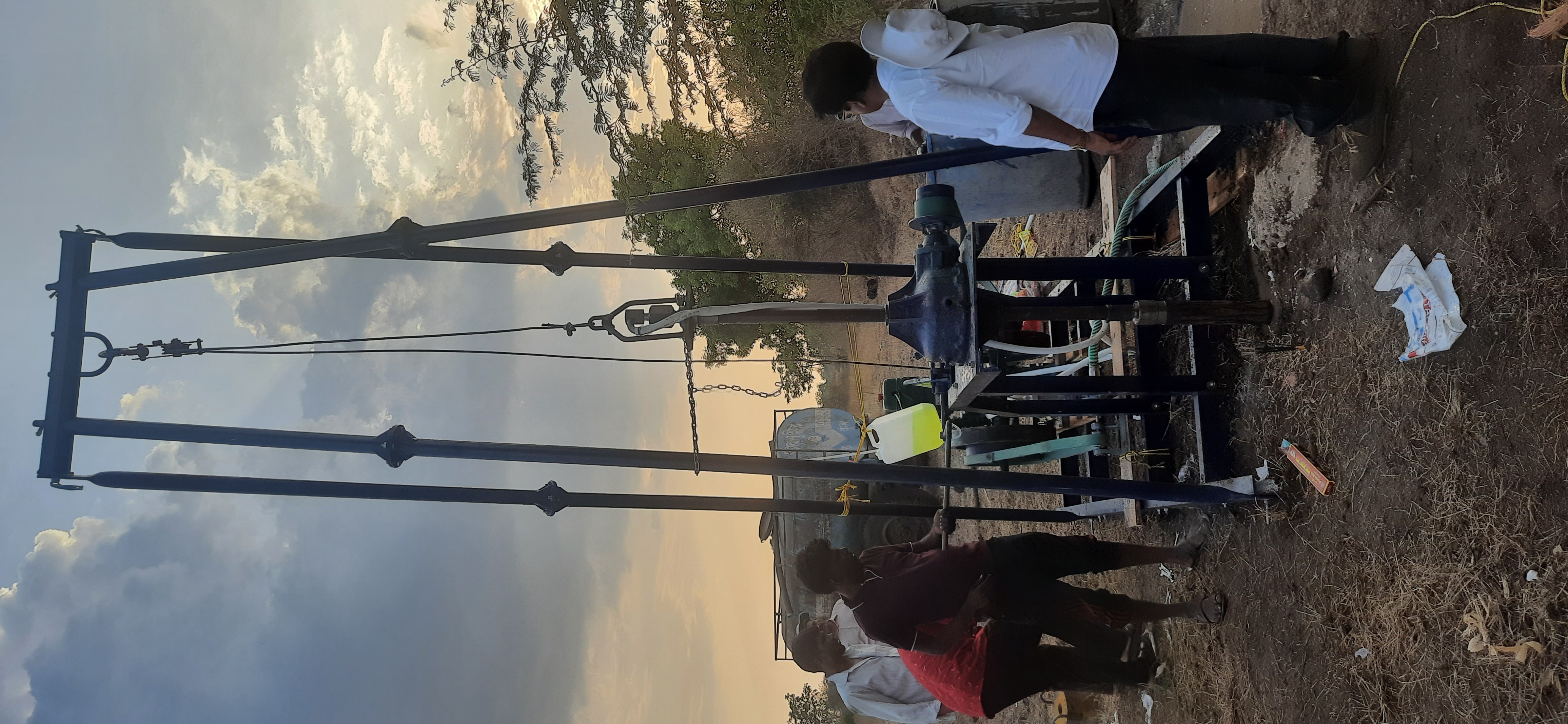 Calyx Rotary Drilling Rig For Soil Investigation In Geotechnical Laboratory - Material: Mild Steel