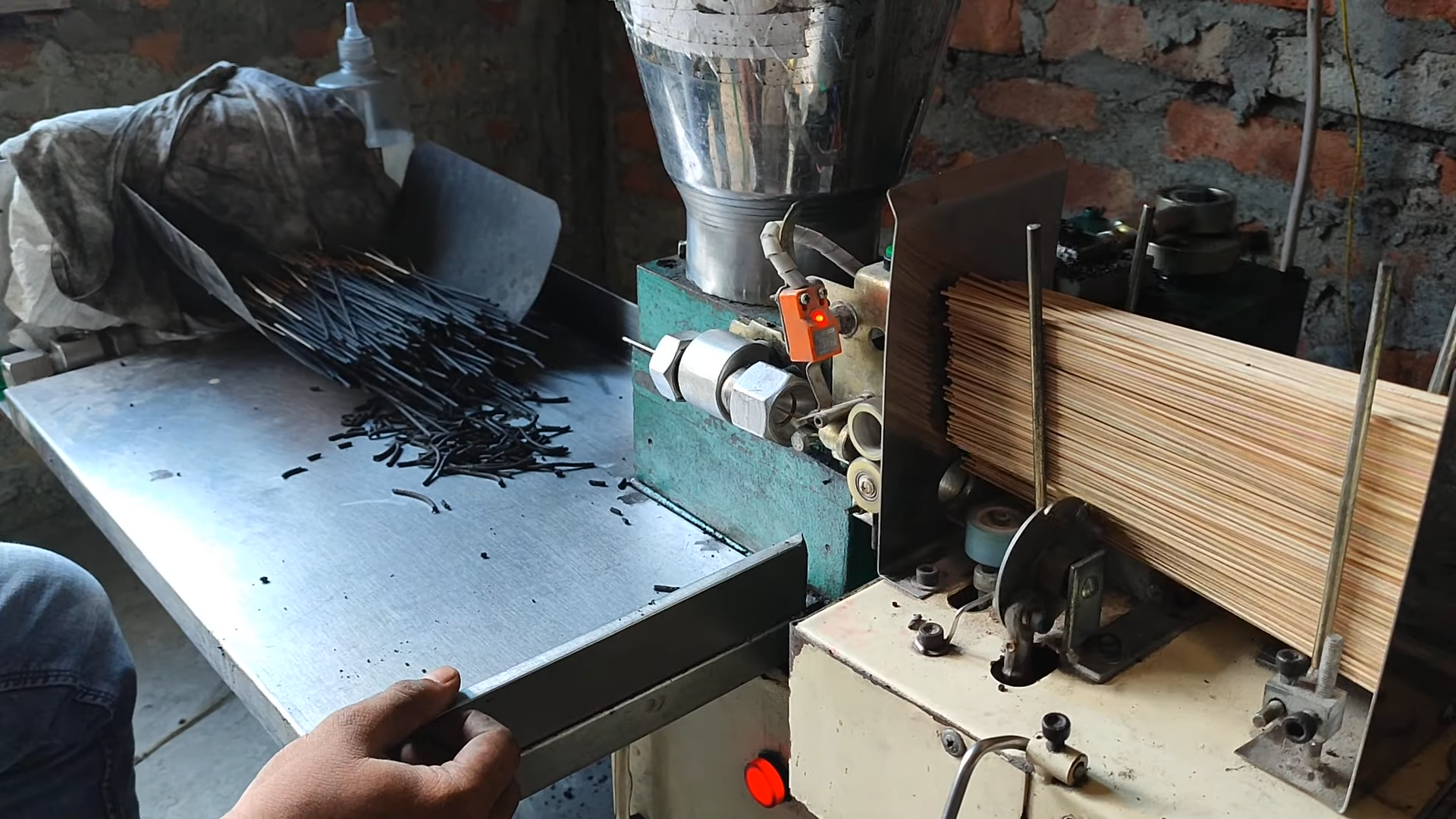 Automatic Agarbatti Making Machine Power: 1 Horsepower (Hp)
