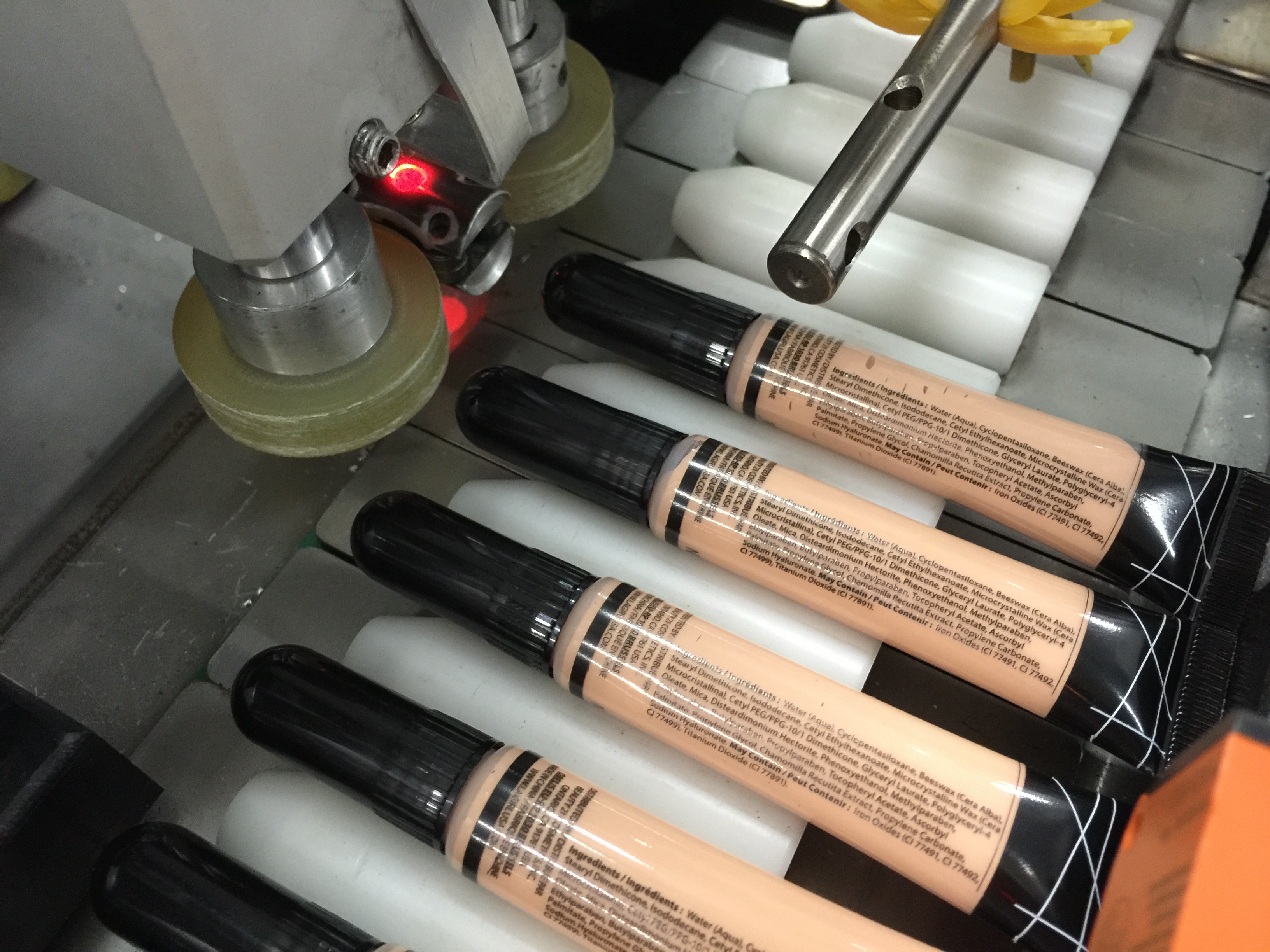 Horizontal Automatic Shrink Sleeving Machine Application: For Cosmetics