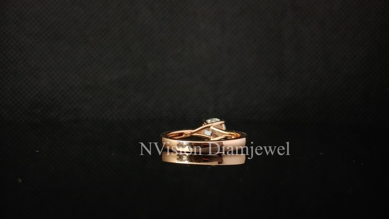Rose Gold Natural Diamond Engagement Solitaire Ring - 0.90 Carat Vvs2 Clarity Round Brilliant Cut H Color