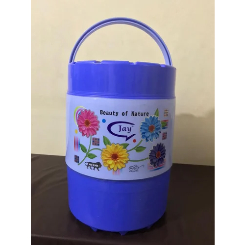 ब्लू प्लास्टिक वॉटर कैंपर