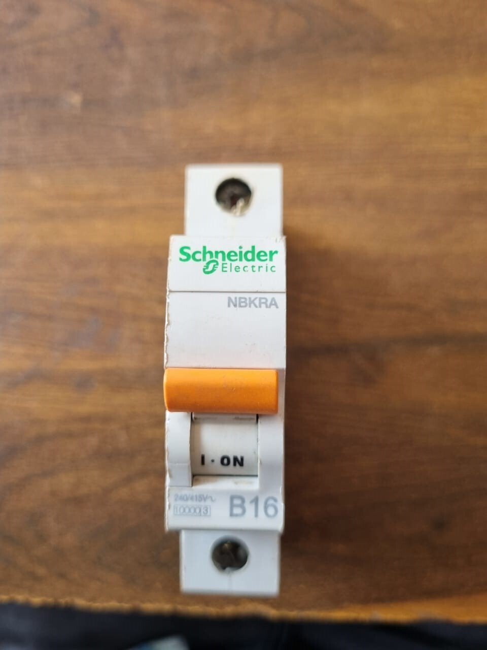 Schneider Mcb - 1 Pole 6-63 Ampere 240 Volt 50/60 Hertz | White Single Phase Mechanical Life 1 Year Lightweight 100 Grams