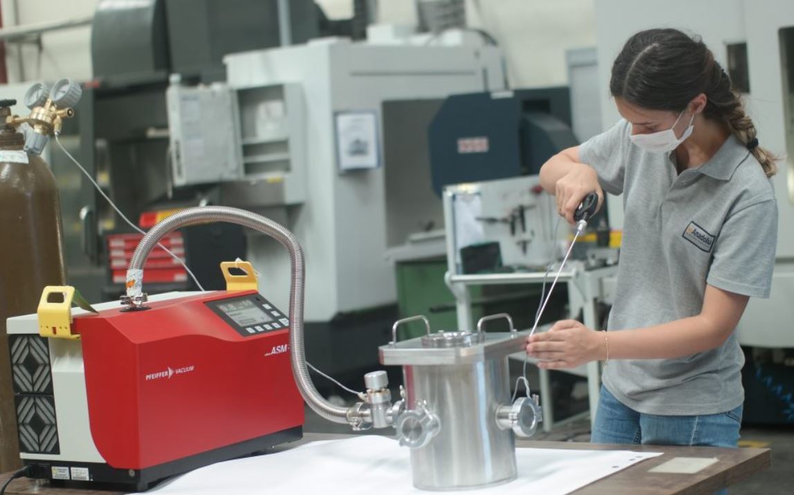 Silver Helium Leak Detector Service Provider
