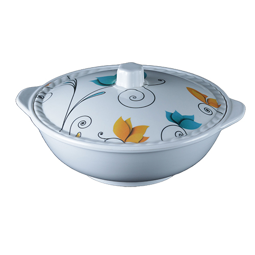 ढक्कन के साथ सफेद नया डोंगा