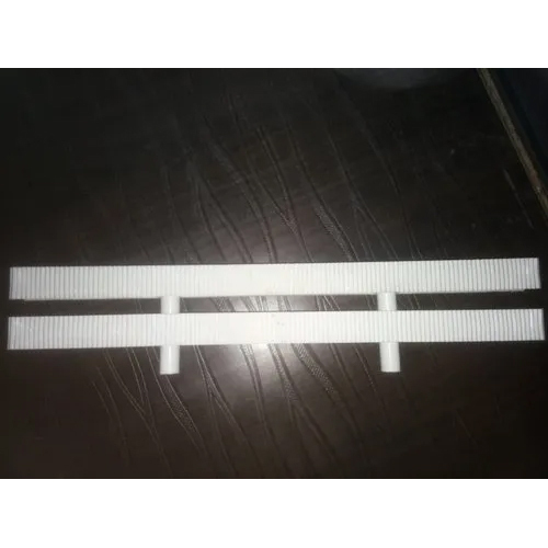 ओवरफ्लो गटर के लिए व्हाइट स्विमिंग पूल ग्रेटिंग्स