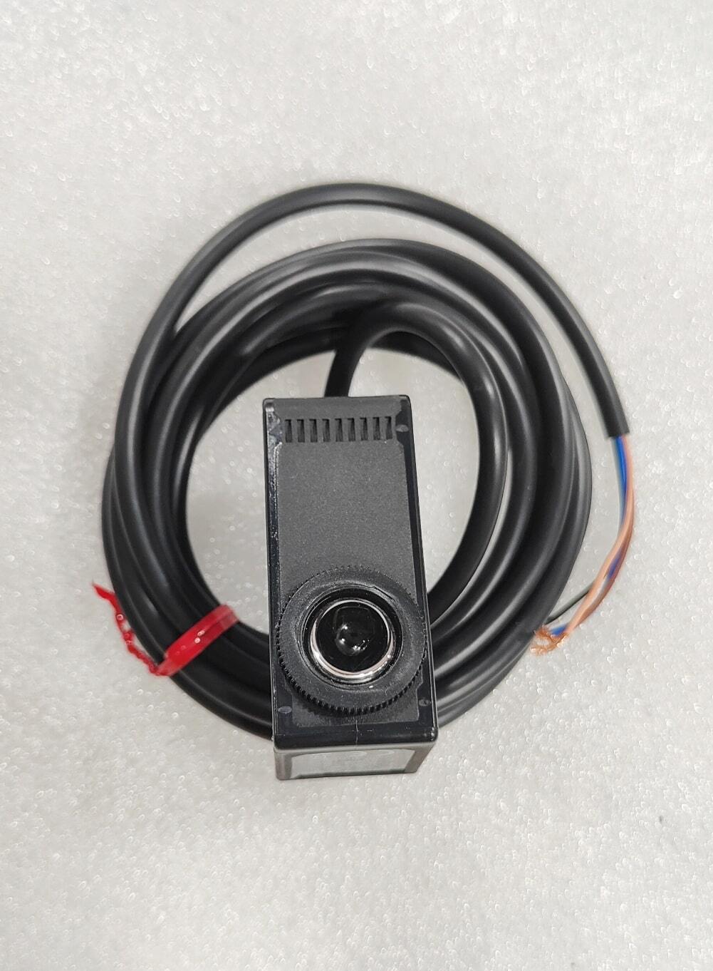 Panasonic Lx-111-p Digital Mark Sensor - Pnp Output Type, Voltage Range 12-24 Vdc, Ip67 Rated | Designed For Industrial Packaging Applications, 12 Months Warranty