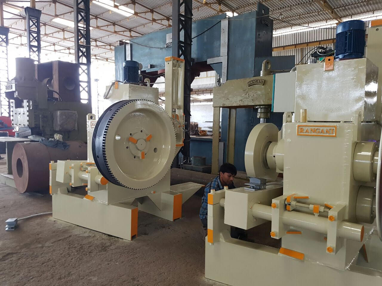 Ring Rolling Machine - Mild Steel Electric 2-5 Hp | Automatic Operation 3 Phase Power Source Ideal For Industrial Applications
